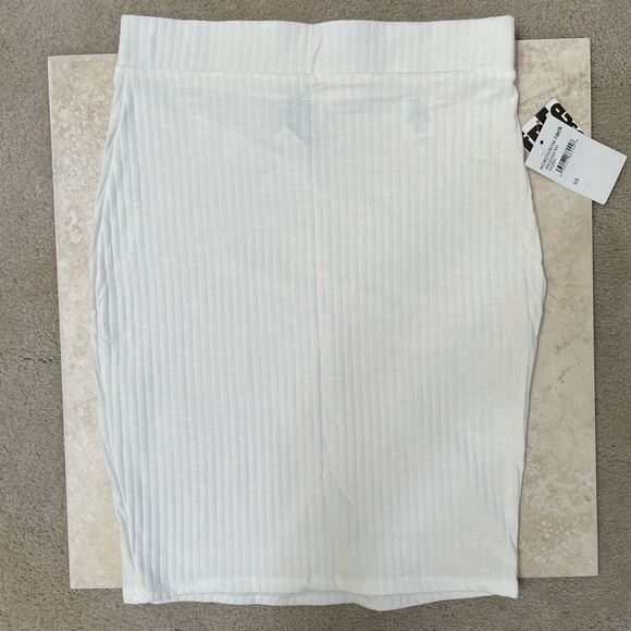 Front Knot Top & Skirt 2-Piece Ivory Outfit - Picture 3 of 4